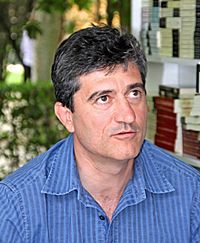 Archivo:Guillermo Fesser (Feria del Libro de Madrid, 6 de junio de 2008)