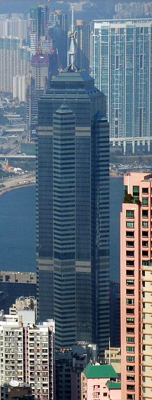 Archivo:HK Peak The Center West Kln COSCO Tower