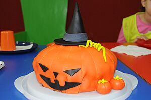 Archivo:Halloween pumpkin cake 2015