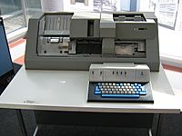 Archivo:IBM card punch 029