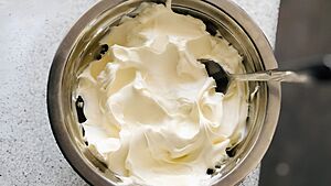 Archivo:Mascarpone preparato in casa