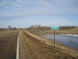 Population sign, Monowi, Nebraska, USA.jpg