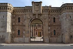 Archivo:Porteria del monestir de sant Miquel dels reis, València