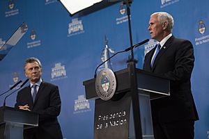 Archivo:President of Argentina Mauricio Macri & Vice President of the United States Michael R. Pence in Buenos Aires, 15 August 2017 (6)