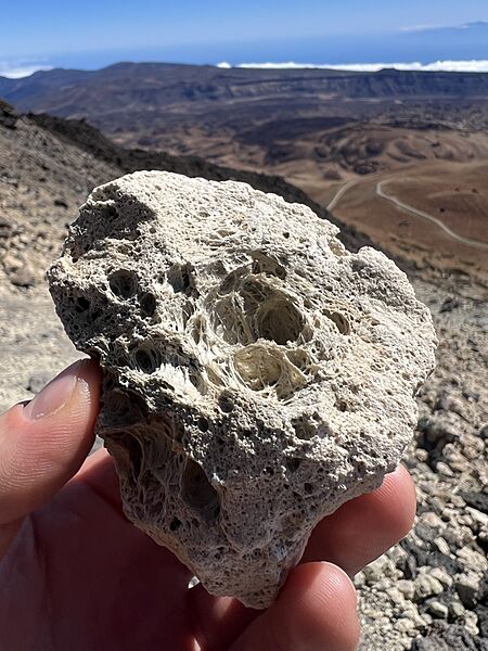 Pumice on Teide 2024-03-12