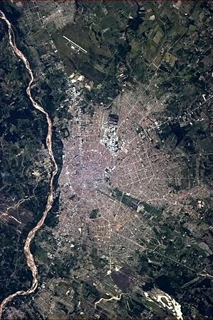 Archivo:SantaCruzBoliviaFromTheISS