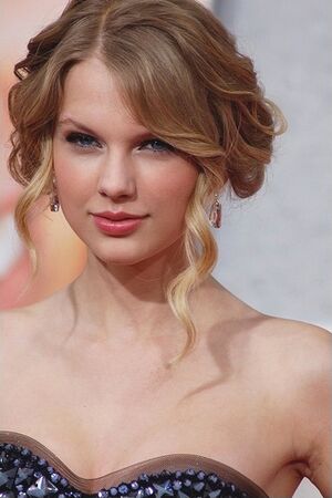 Archivo:TaylorSwiftApr09