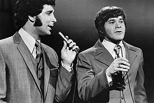 Archivo:Tom Jones and Oliver on This Is Tom Jones 1970