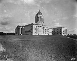 Archivo:Winnipeg - Legislative Bldgs