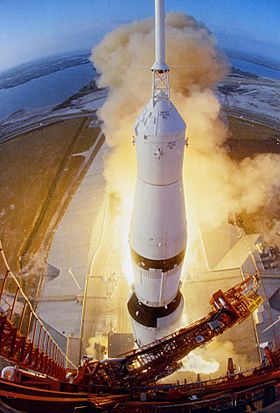 Archivo:Apollo 6 launch