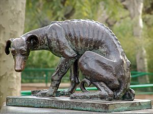 Archivo:Artur Aldomà - El gos abandonat - Parc de la Ciutadella (Barcelona)