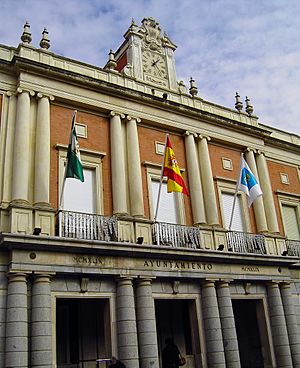 Archivo:Ayuntamiento de Huelva