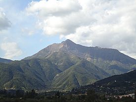 Cerro La Campana Pelumpén.JPG