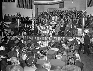 Archivo:Charles Lindbergh speaking at America First rally