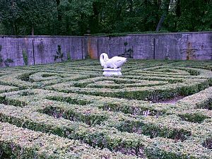 Archivo:Chinese Maze Garden at Allerton Park