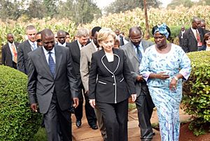 Archivo:Clinton in Kenya