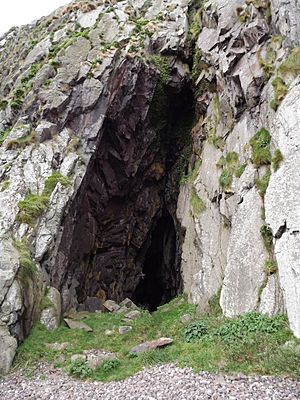 Archivo:Davaar Island cave
