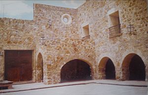 Archivo:Finca colonial restaurada en el centro de San Luis Potosí