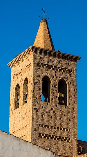 Archivo:Iglesia de la Asunción de Nuestra Señora, Bárboles, Zaragoza, España, 2017-01-06, DD 04