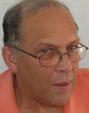 Archivo:Josaphat-Robert Large