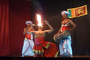 Archivo:Kandyan dance 7
