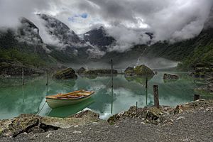 Archivo:Lake Bondhus Norway 2862