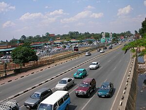 Archivo:Lusaka - Manda Hill Shopping Centre