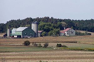 Archivo:Ontario farm