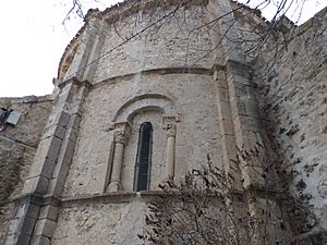 Archivo:Pecharroman iglesia San Andres ventana romanica lou