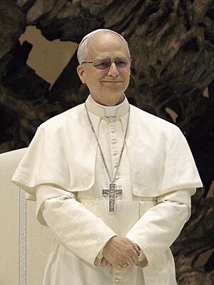 Archivo:Pope Leo XIV 3 (3x4 cropped) (2)