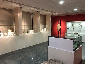 Archivo:Primera sala del Museo de Ulía