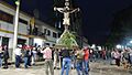 Procesión con la cruz a cuestas en la madrugada del viernes santo, Mogotes, Santander, Colombia
