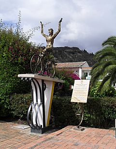 Archivo:Rafael Antonio Niño estatua