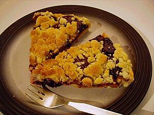 Archivo:Streuselkuchen with plums