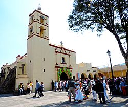Templo y Antiguo Convento de Santa Ana.jpg
