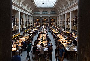 Archivo:Universität Wien, Großer Lesesaal - Ausstellung Wikiversity 2015-8795