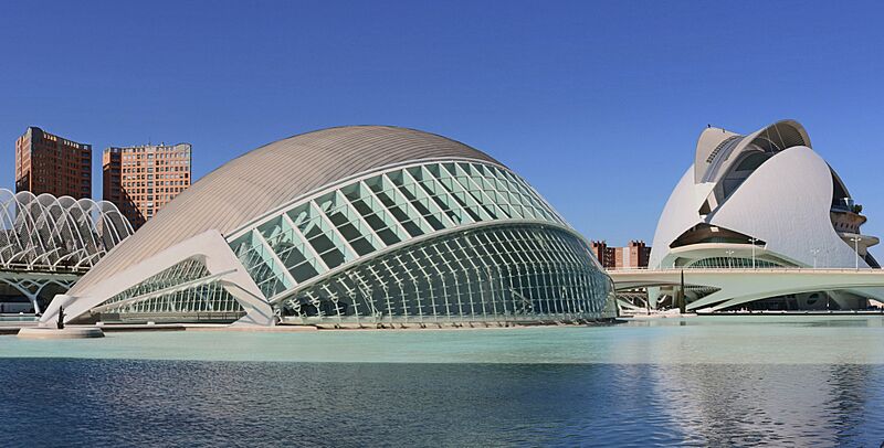 Valencia Sightseeing 0001 (203798303) cropped