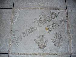 Archivo:Vanna handprints