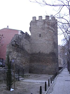 Archivo:Zaragoza - Muralla Medieval