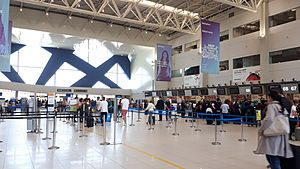 Archivo:20180412-141411-henri-coanda-airport-2018
