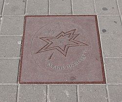 Archivo:Alanis Morissette Star on Walk of Fame