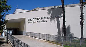 Archivo:Alcalá de Guadaíra - Biblioteca Pública Municipal Editor José Manuel Lara 1