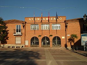 Archivo:Algete ayuntamiento dependencias