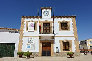 Archivo:Ayuntamiento de Azután 01