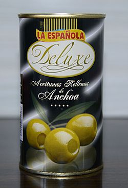 Boite de conserve d'olives farcies (1).JPG