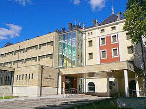 Archivo:Burgos - Residencia Universitaria Camino de Santiago 3