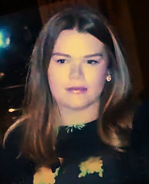 Archivo:Camille Gottlieb on Tendance TV, facing