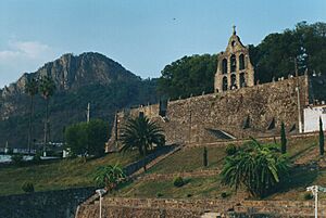 Archivo:Campanario de Ex-Convento de Nuestra Señora de Loreto