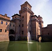 Archivo:Castello esterno