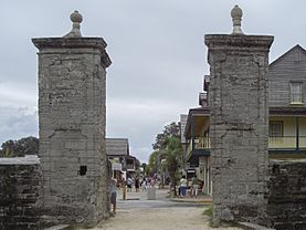 Archivo:City Gate, St. Augustine, Florida, USA